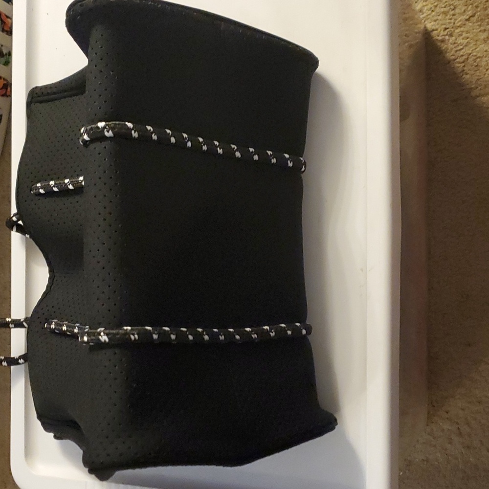 Large Neoprene Tote - Picture 4 of 10